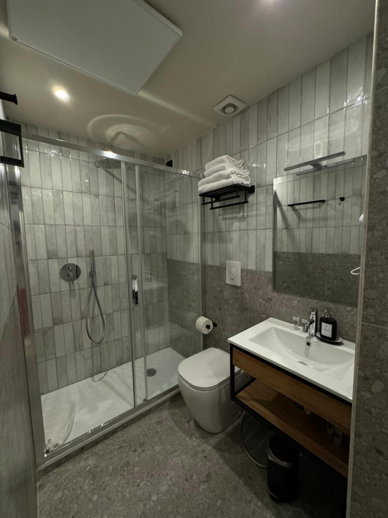 Honeycomb Guesthouse Roma Ngoại thất bức ảnh