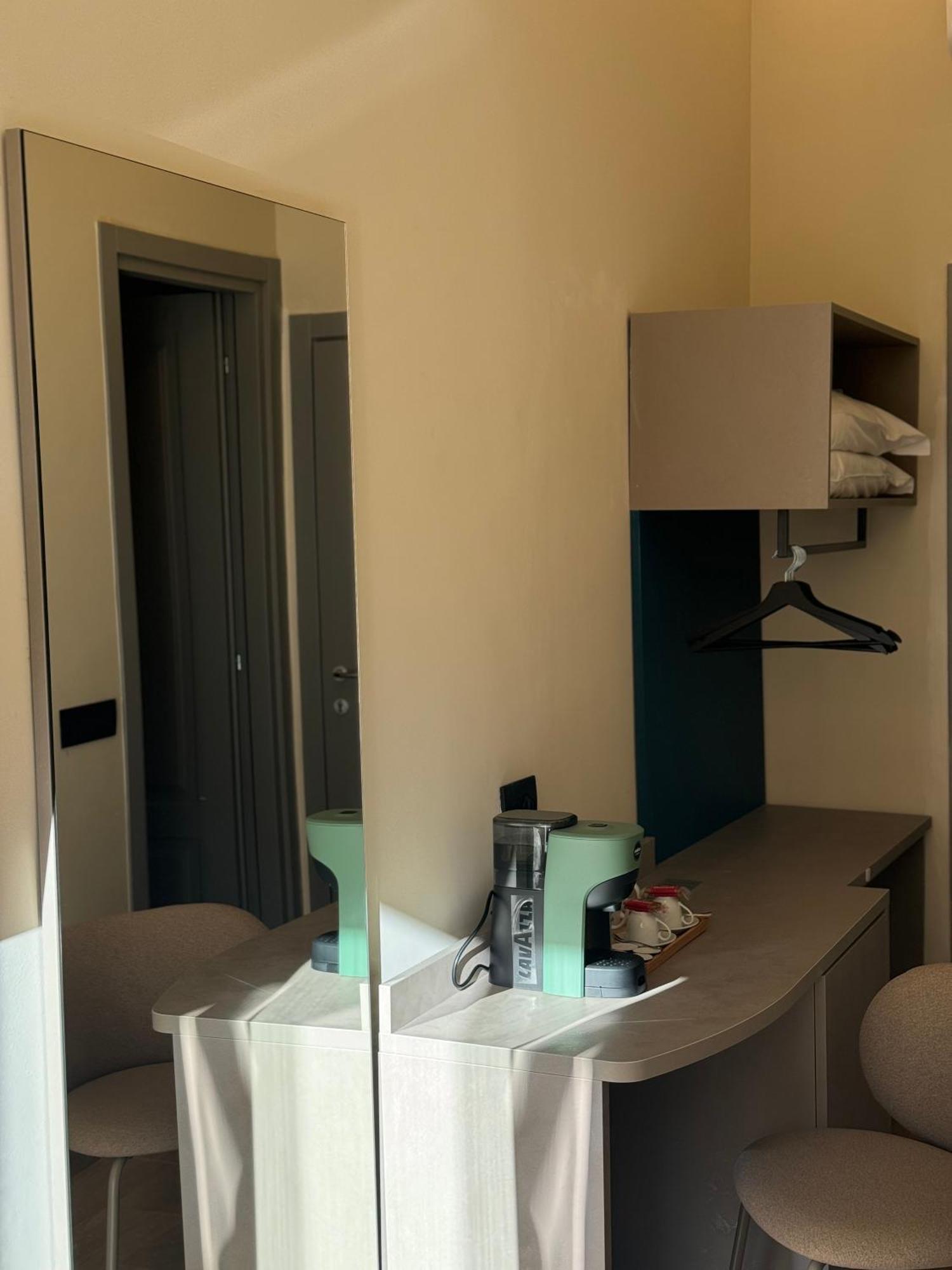 Honeycomb Guesthouse Roma Ngoại thất bức ảnh