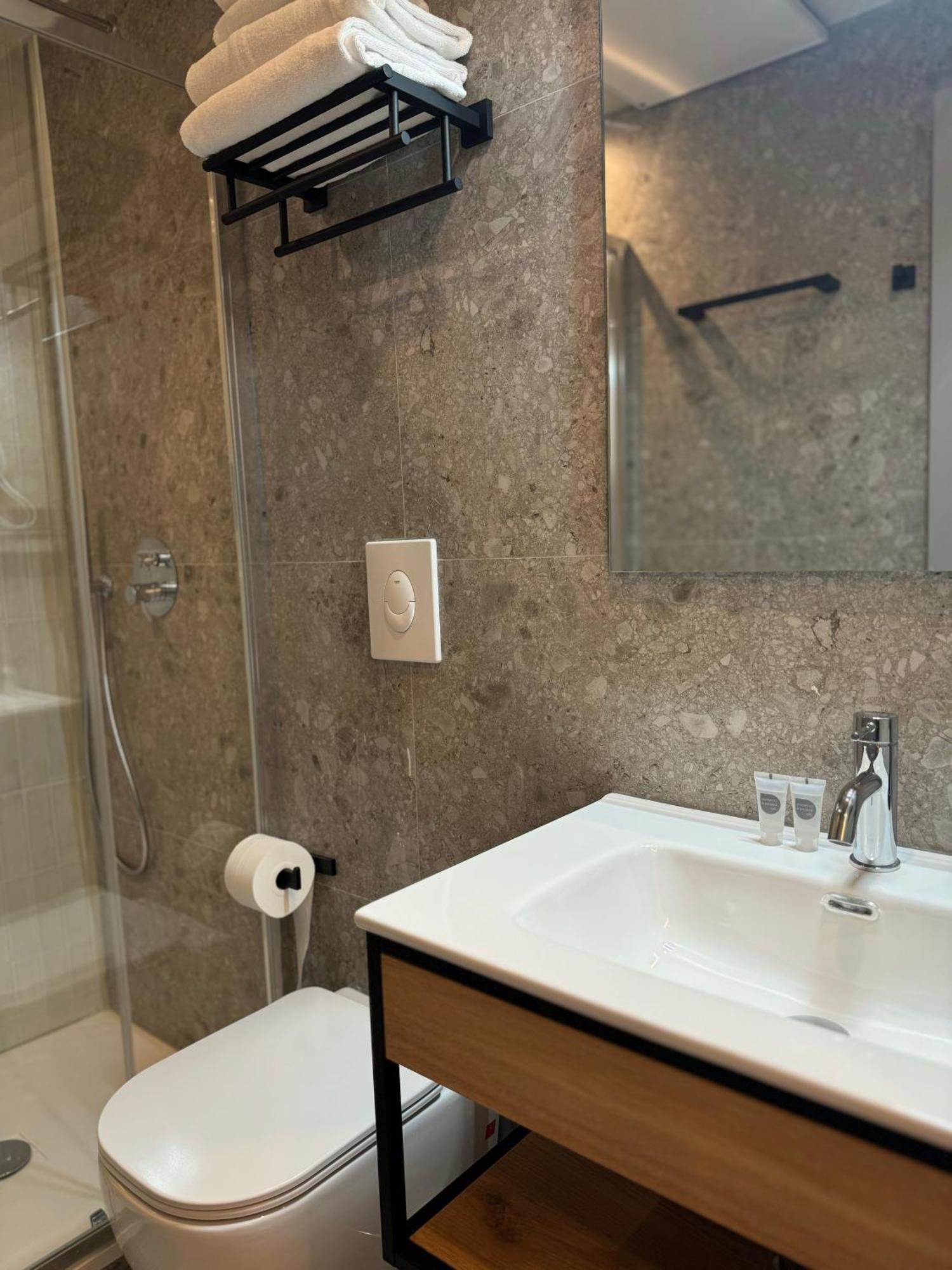 Honeycomb Guesthouse Roma Ngoại thất bức ảnh