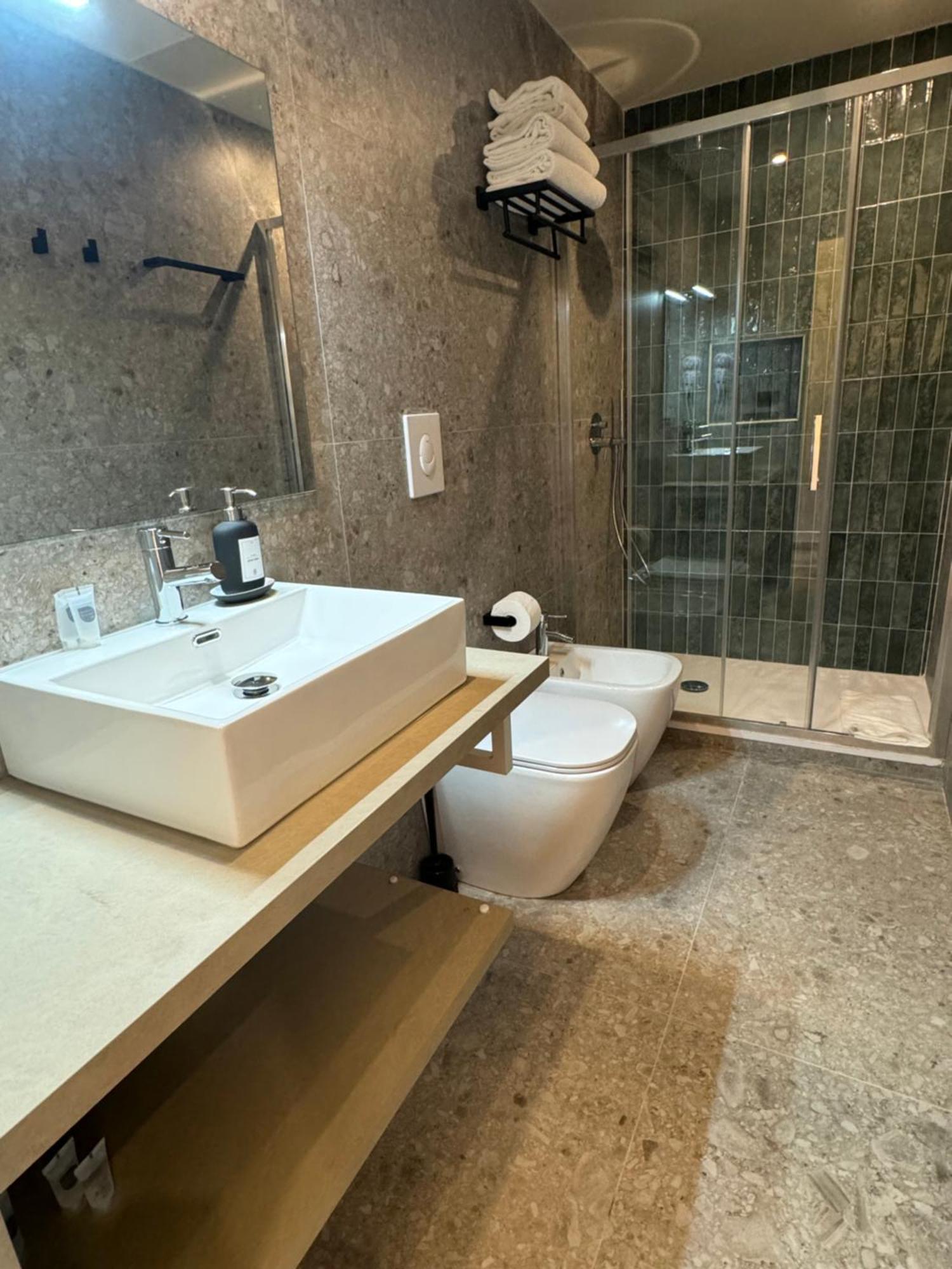Honeycomb Guesthouse Roma Ngoại thất bức ảnh