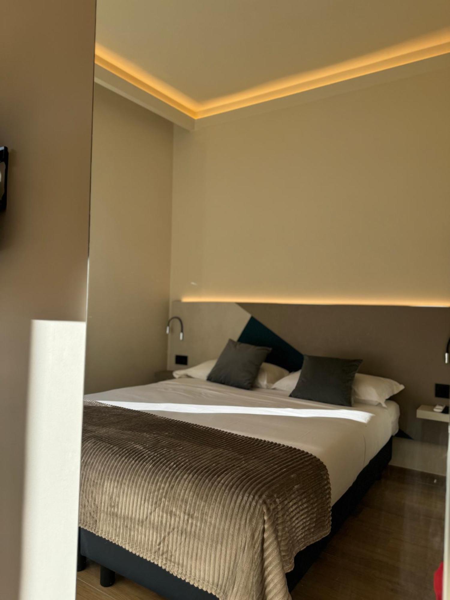 Honeycomb Guesthouse Roma Ngoại thất bức ảnh