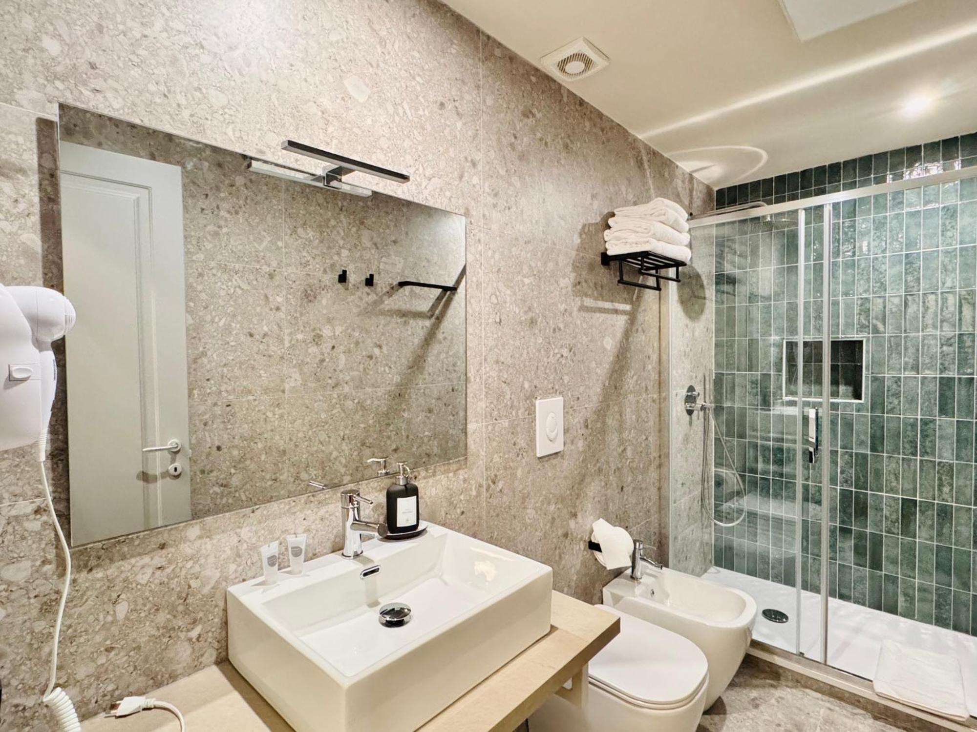 Honeycomb Guesthouse Roma Ngoại thất bức ảnh
