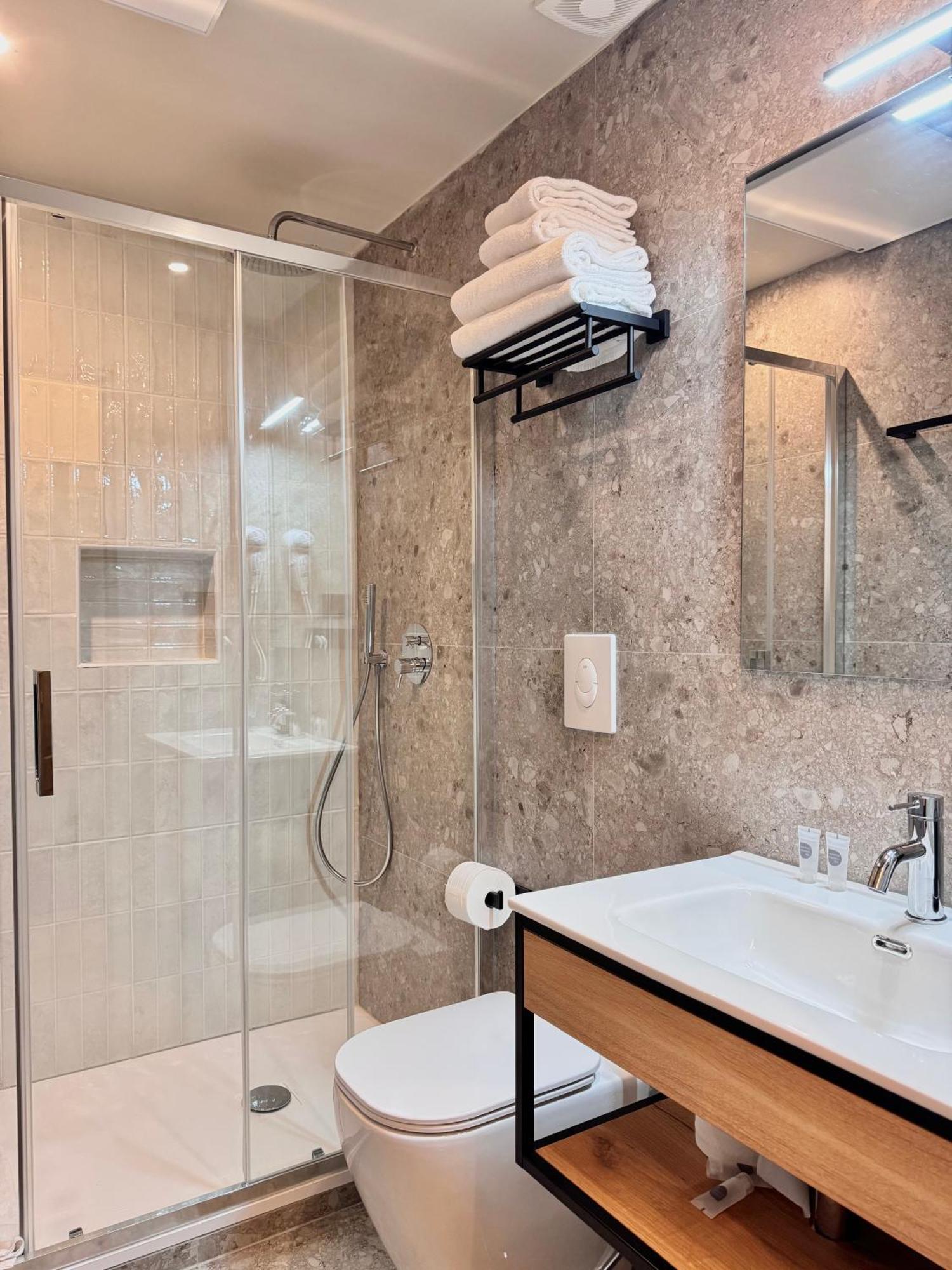 Honeycomb Guesthouse Roma Ngoại thất bức ảnh