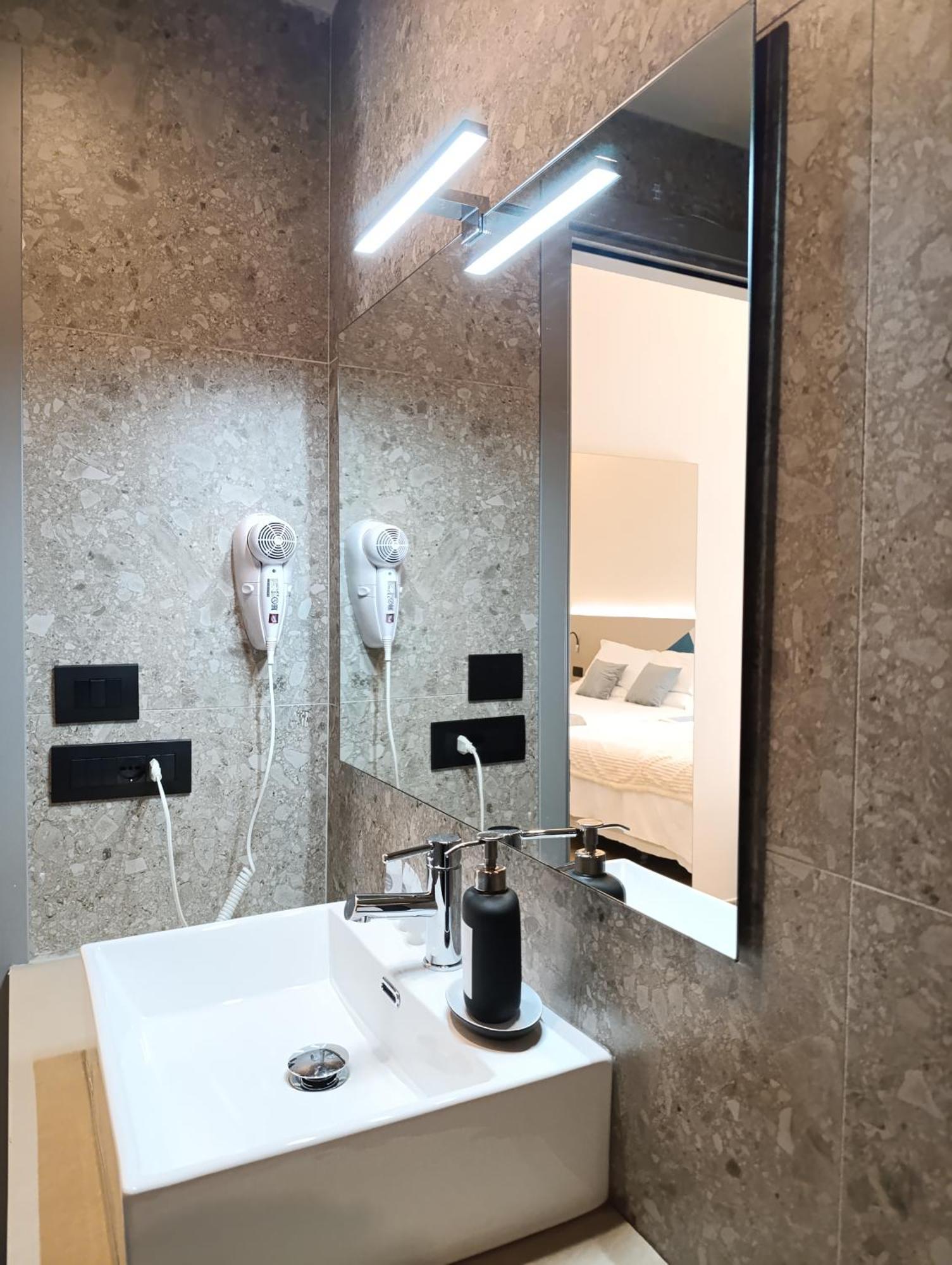 Honeycomb Guesthouse Roma Ngoại thất bức ảnh